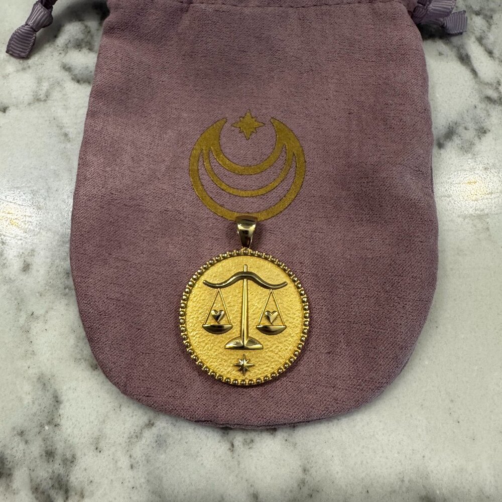 JaneWin Libra Zodiac Pendant Coin Large